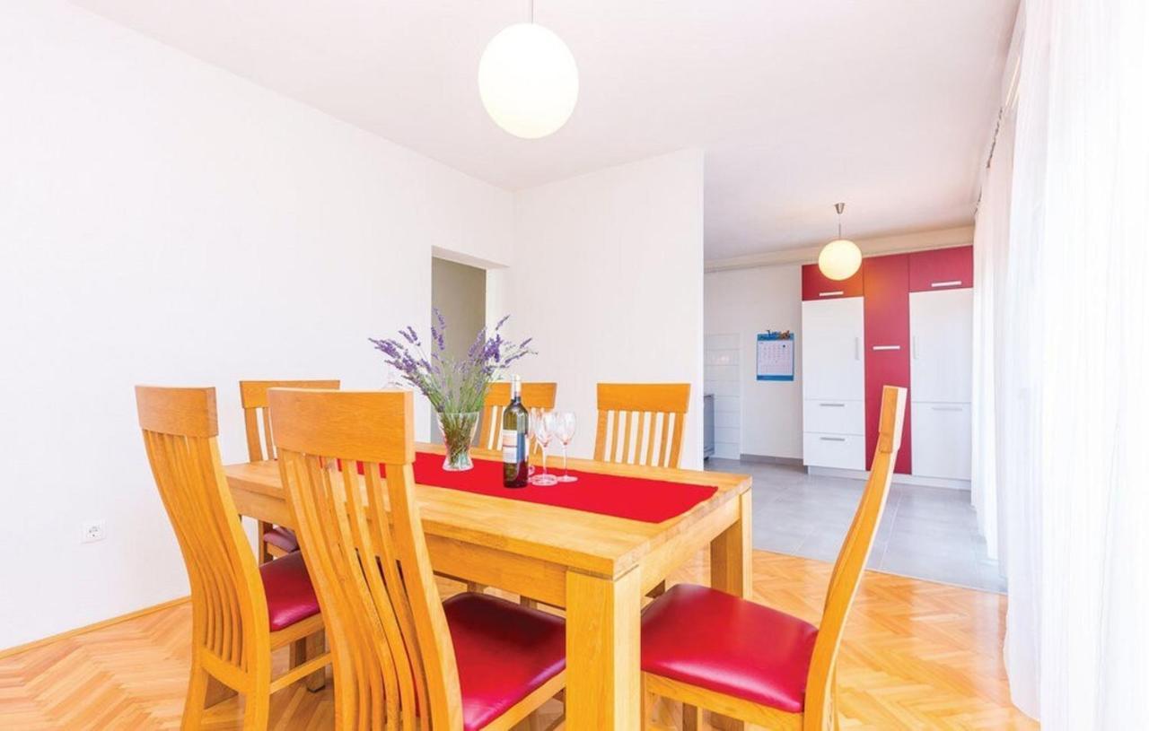 Big White Apartment Novi Vinodolski Exterior photo