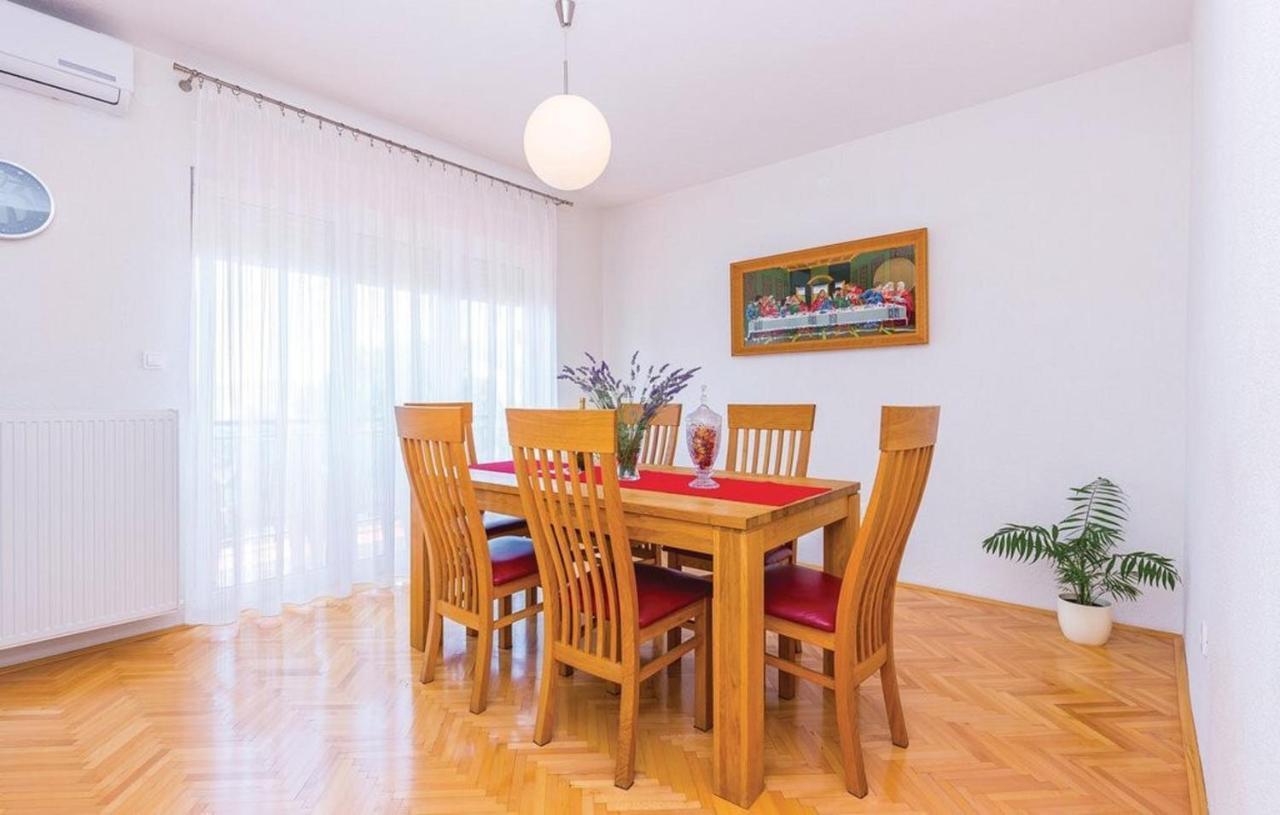Big White Apartment Novi Vinodolski Exterior photo