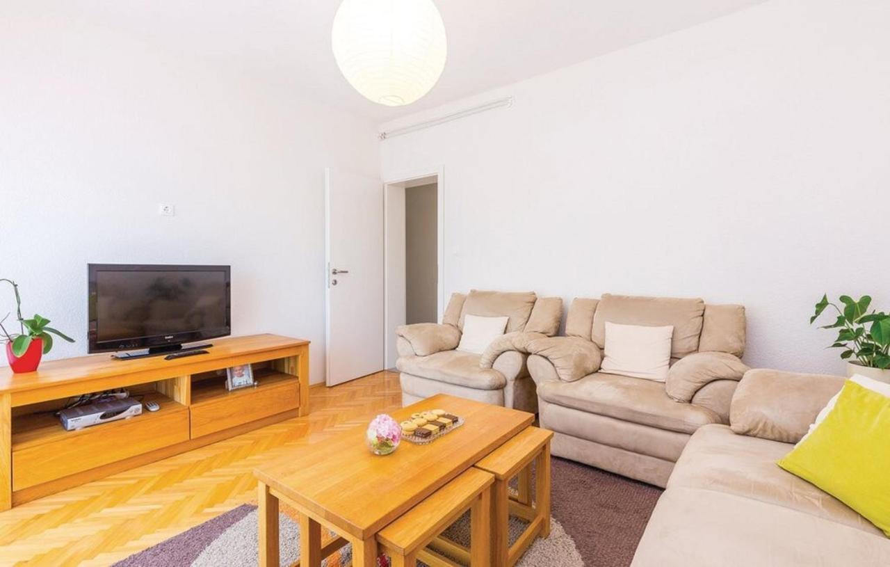 Big White Apartment Novi Vinodolski Exterior photo