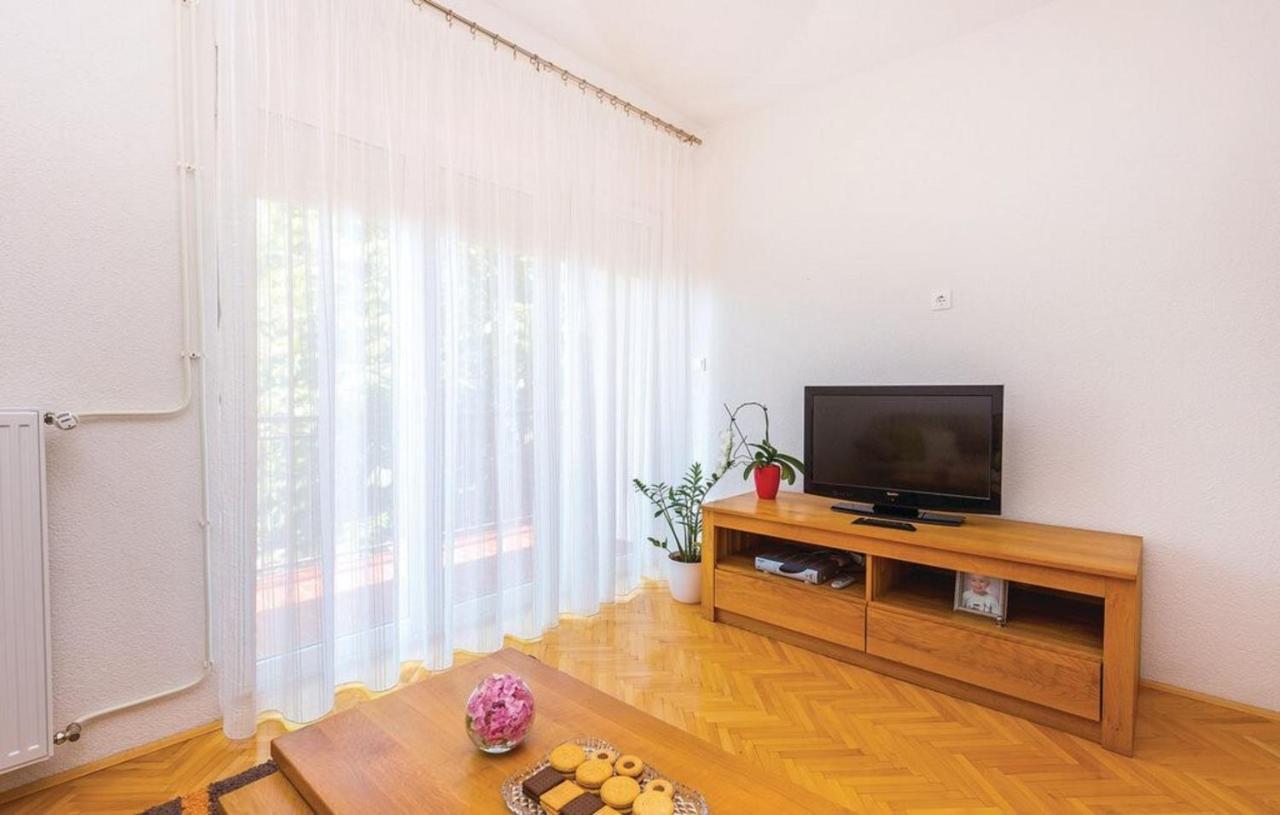 Big White Apartment Novi Vinodolski Exterior photo