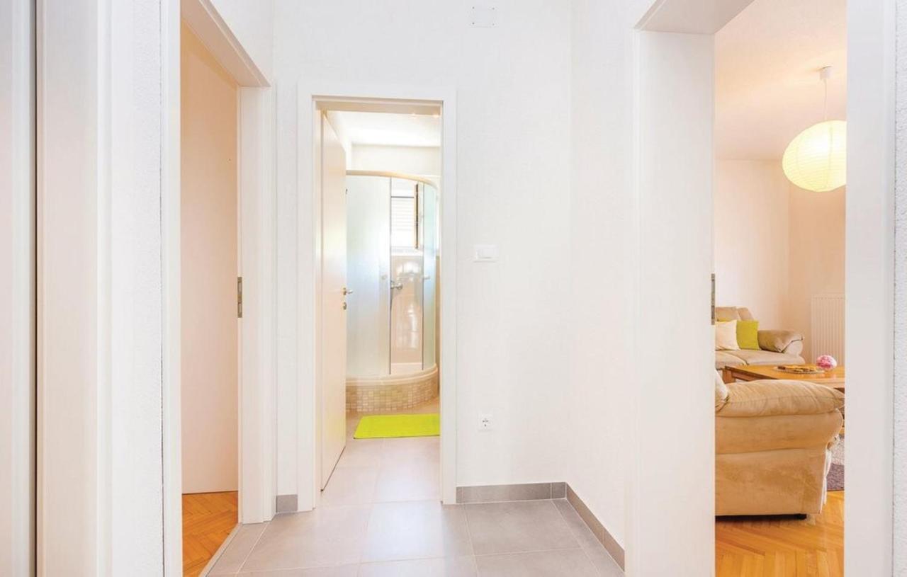 Big White Apartment Novi Vinodolski Exterior photo