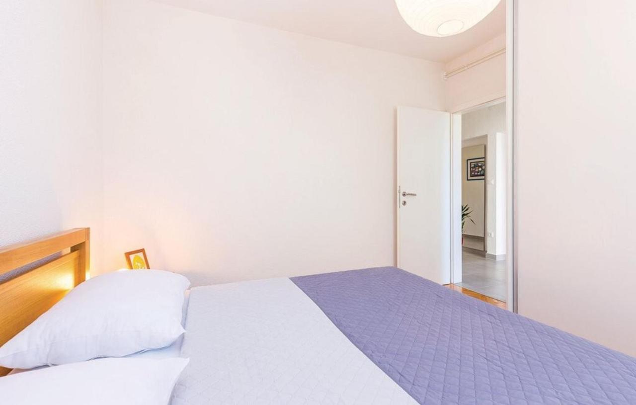 Big White Apartment Novi Vinodolski Exterior photo