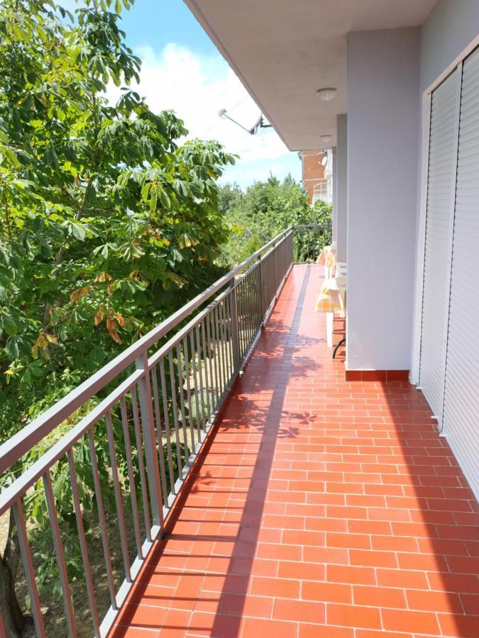 Big White Apartment Novi Vinodolski Exterior photo